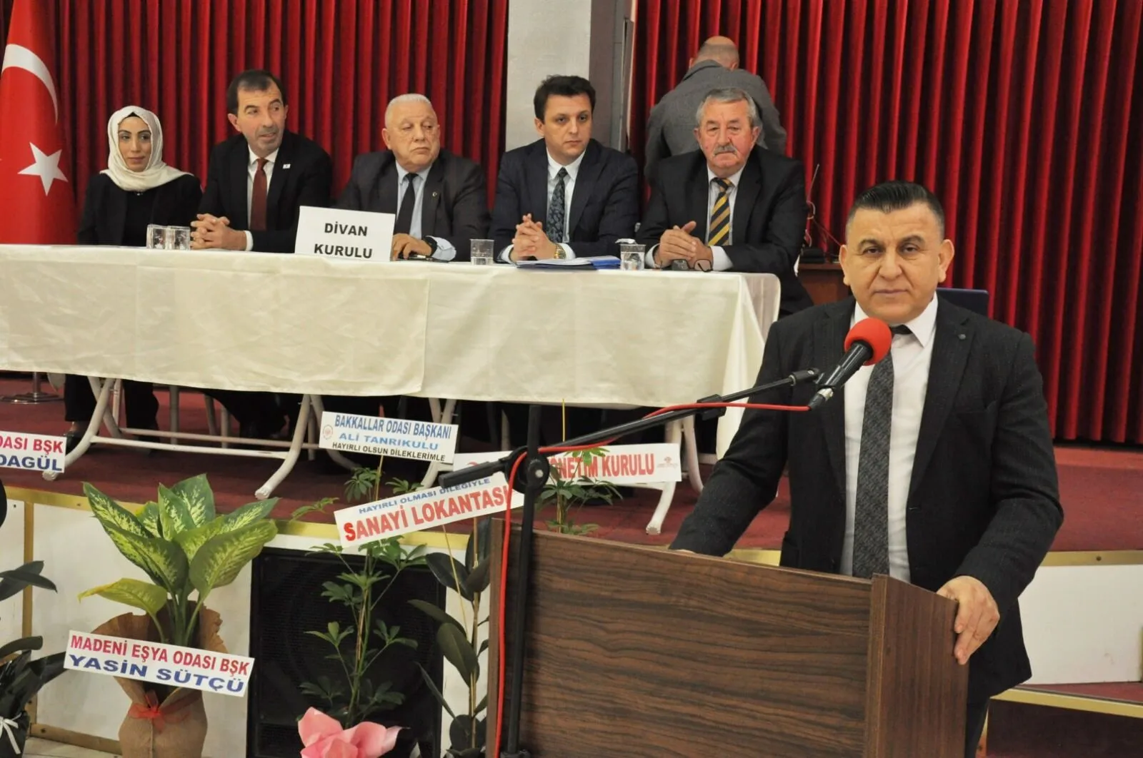 Mustafakemalpaşa Esnafı İstikrar Dedi