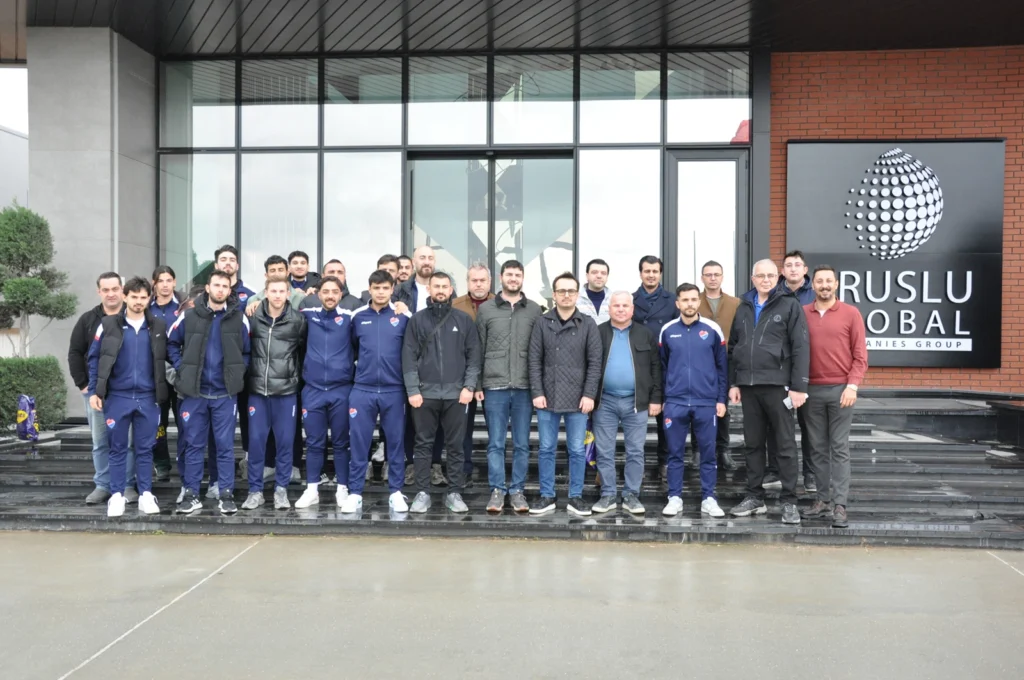 ERUSLU HOLDİNG’DEN PAŞA’YA MORAL YEMEĞİ