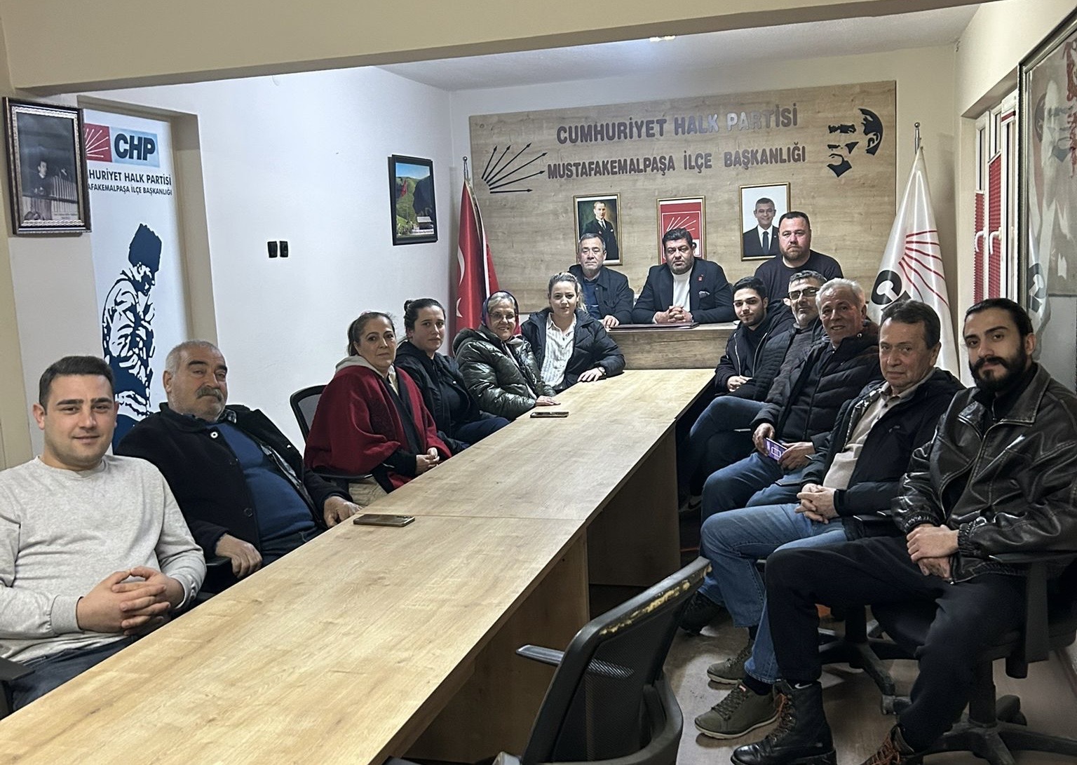 CHP’DE KRİTİK TOPLANTI: SALDIRIYA SERT TEPKİ, SAHTE HESAPLARA HUKUK HAMLESİ