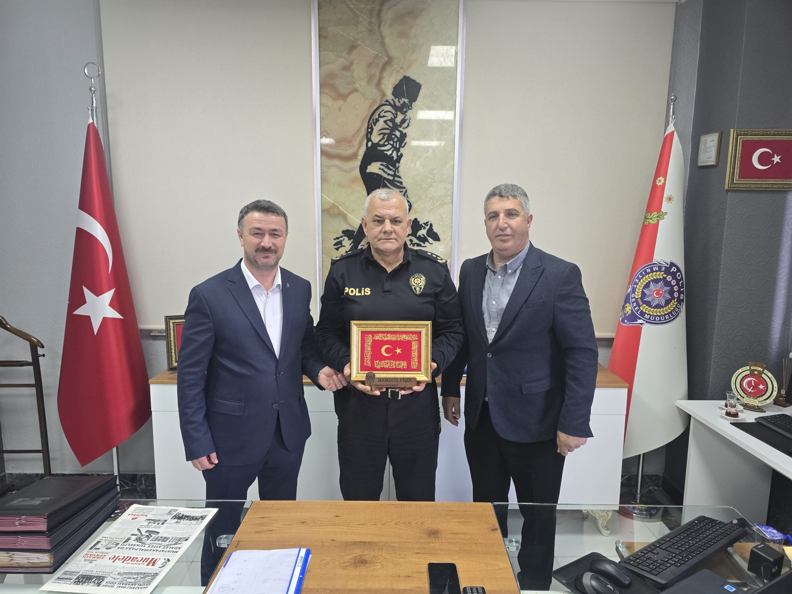EMNİYET TEŞKİLATINA MİLLİYETÇİ ZİYARET 