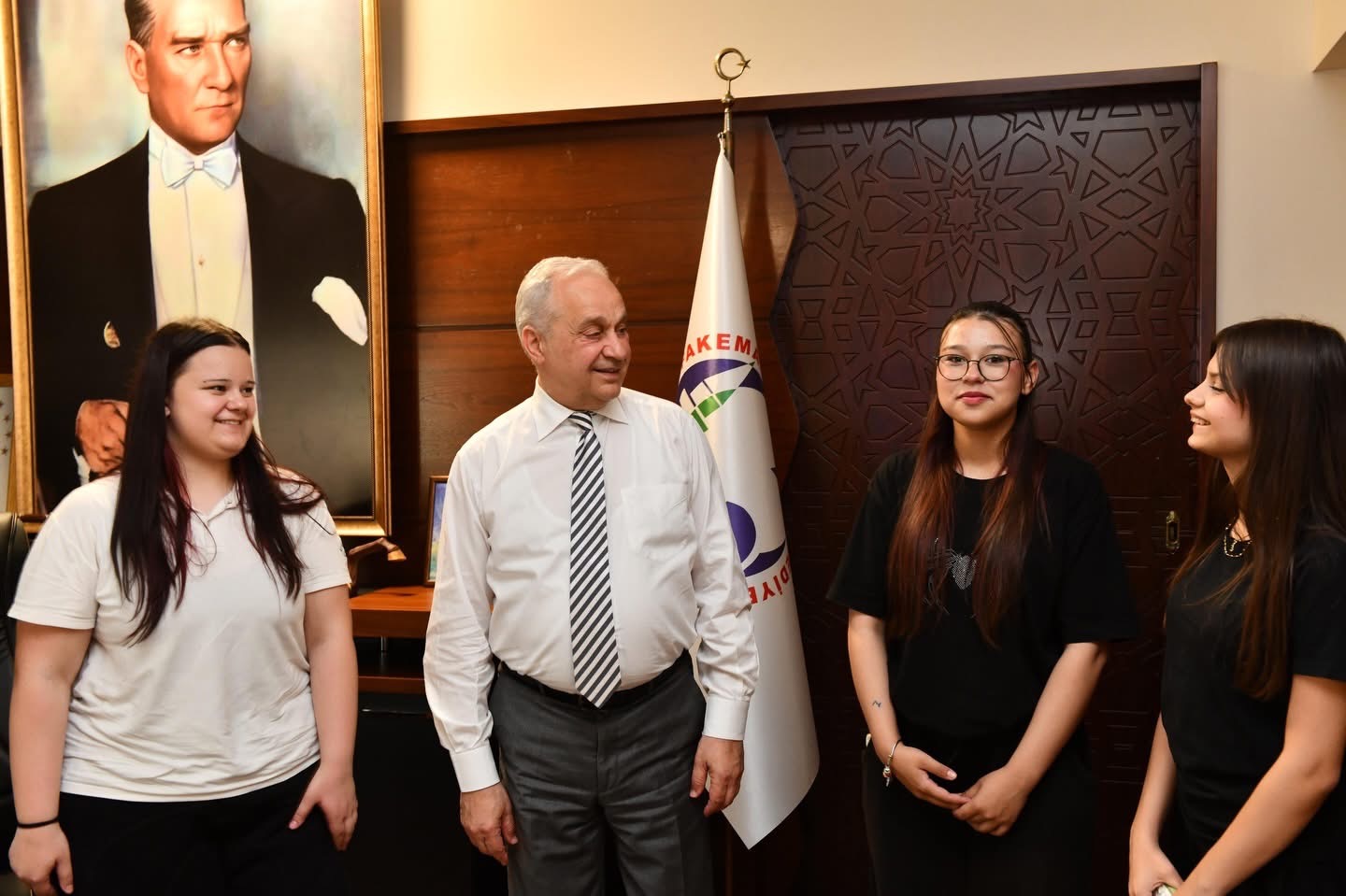 BAŞKAN ERDEM’DEN GENÇLERE İLHAM VEREN MESAJLAR